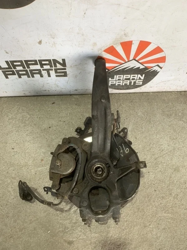 Кулак поворотный Mazda 6 GS1D33021 GH, передний правый