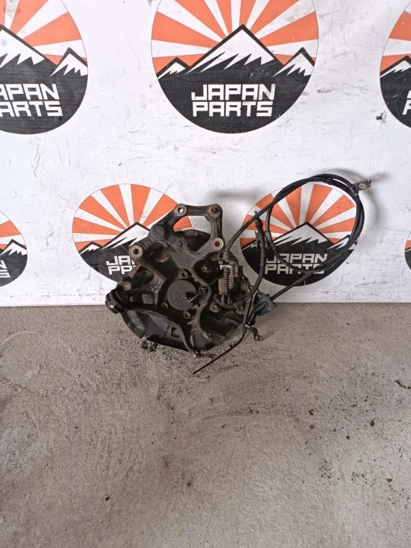 Цапфа Mazda 6 GHP92611X GJ 2.5, задняя правая