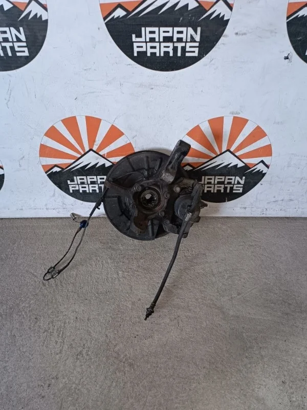 Кулак поворотный Suzuki Grand Vitara 4511165J00, передний правый