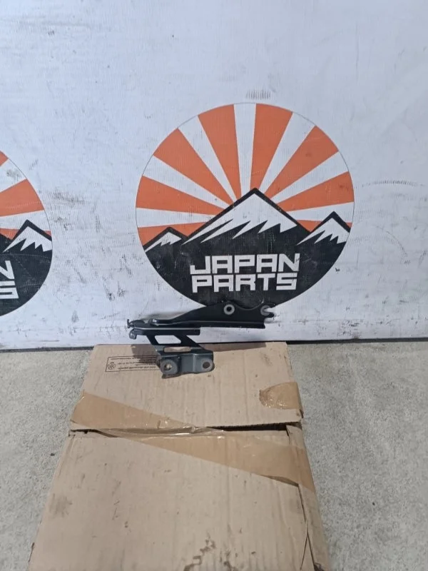 Петля капота Mazda 6 GHP952420B GJ, левая