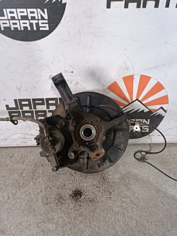 Кулак поворотный Suzuki Grand Vitara 4511165J00 JT, передний правый