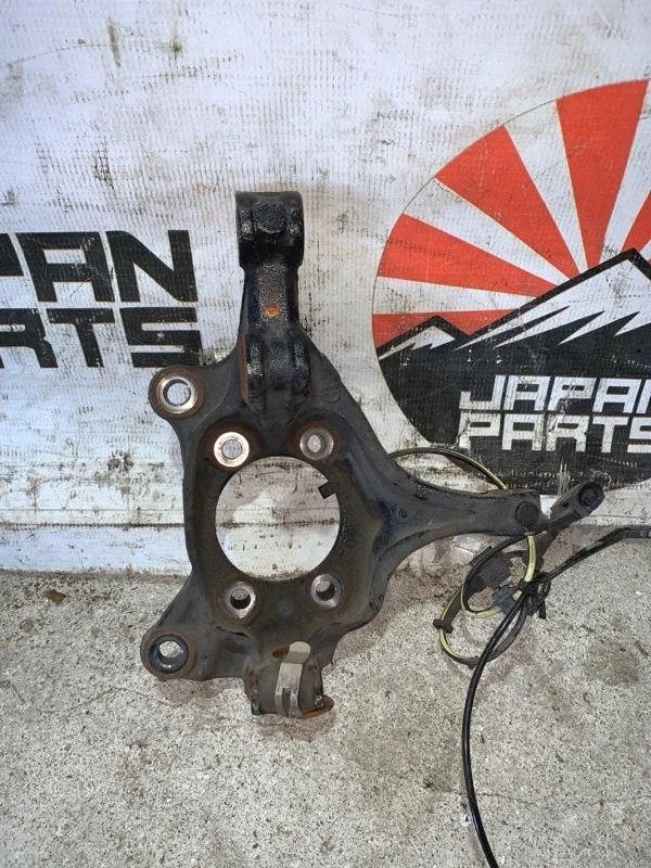 Кулак поворотный Mazda 6 GHP933021 GL 2.5, передний правый