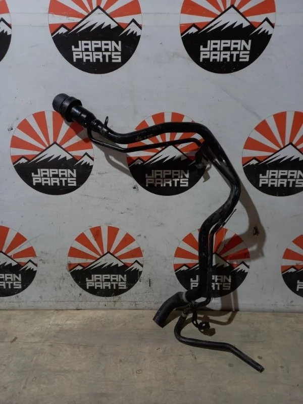 Горловина топливного бака Mitsubishi Outlander 1350A015 XL