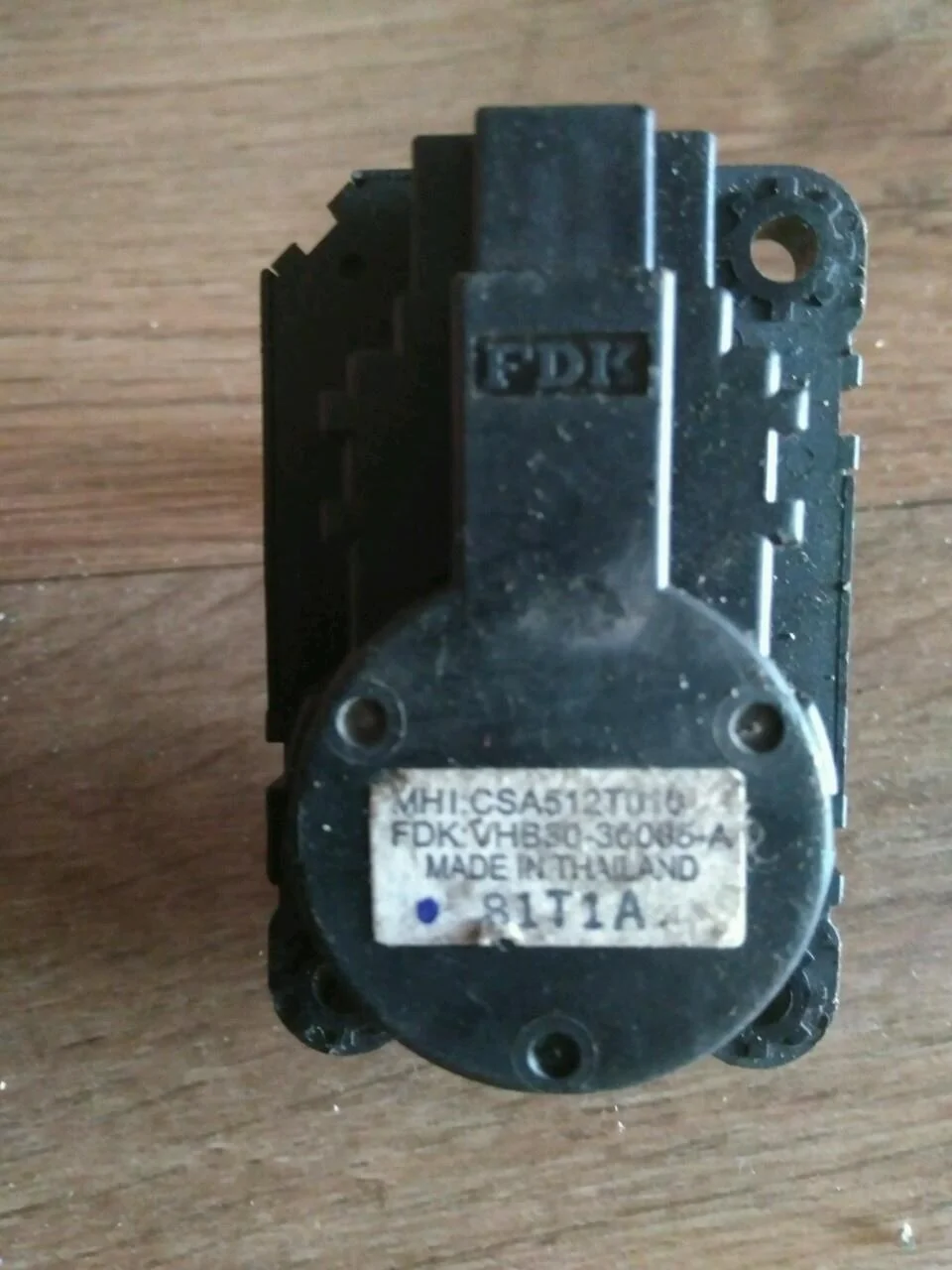 Б.у. сервопривод заслонки печки MITSUBISHI LANCER CY3A MITSUBISHI LANCER CY3A