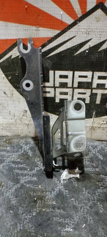 Петля капота Mazda 6 GHP952420B GJ, левая