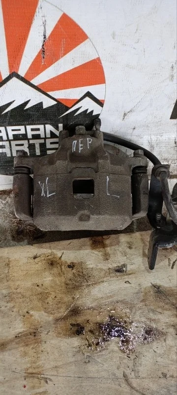 Тормозной суппорт Mitsubishi Outlander 4605A257 XL 2.4, передний левый