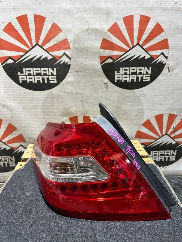 Фонарь Nissan Teana 2010 26555JN00A J32, задний левый