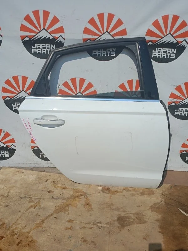 Дверь Audi A6 4G5833052 C7, задняя правая