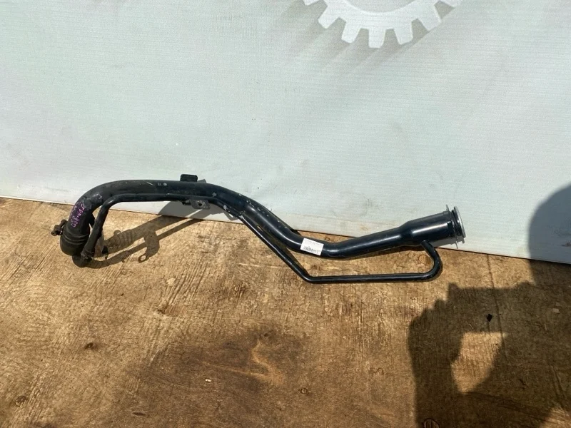 Горловина топливного бака Mitsubishi Outlander 1350A015 XL 2.4