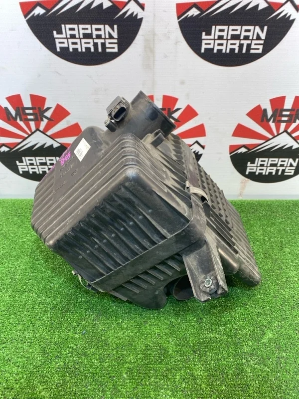 Корпус воздушного фильтра Suzuki Grand Vitara 1370078K00 JT 2.4