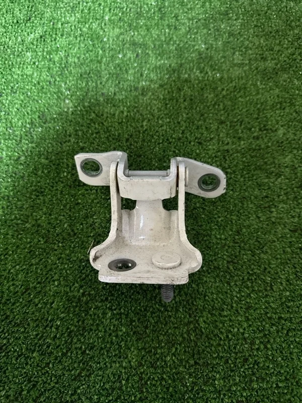 Петля двери Mazda CX-9 D46172210B TC, задняя правая