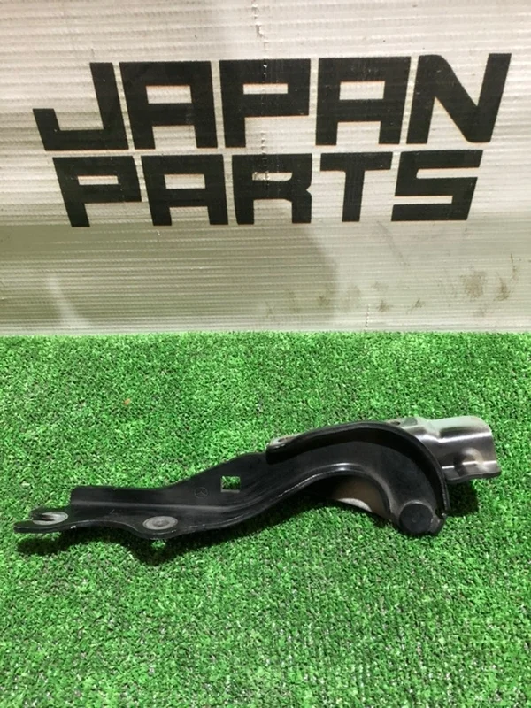 Петля капота Mazda CX-5 KD5352420 KE, левая