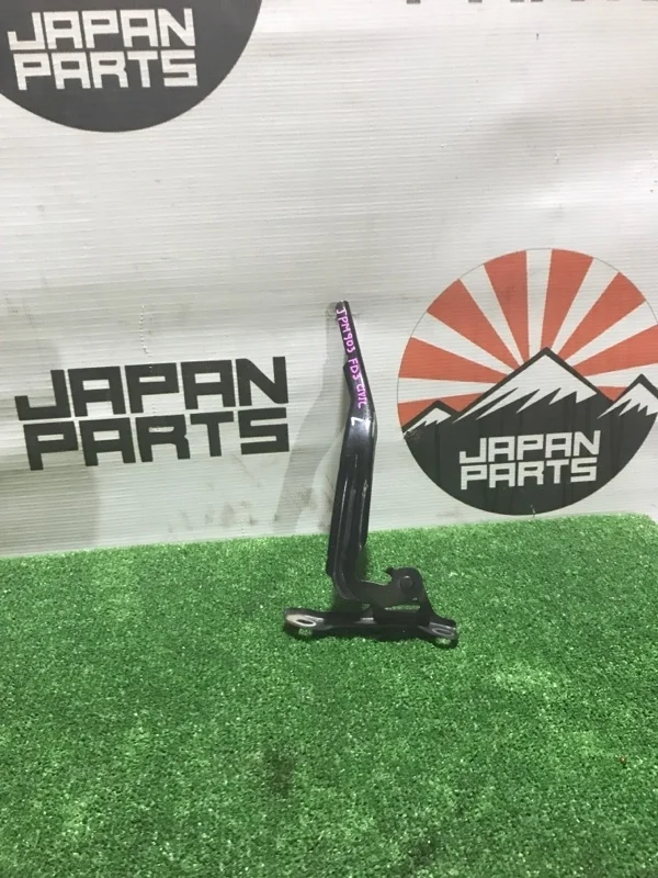 Петля капота Honda Civic 60120SNAA00ZZ 4D FD1 FD2 FD3, левая