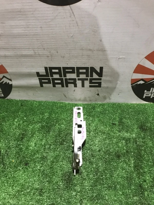 Петля капота Audi Q7 4L0823301 4L, правая