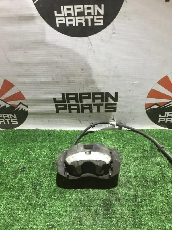 Суппорт Mitsubishi Lancer 4605A257 10, передний правый