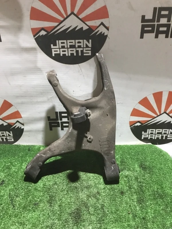 Рычаг поперечный Audi A6 8R0505312F C7 2.8, задний правый