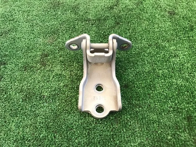 Петля двери Chevrolet Captiva 96623865 C100, передняя левая