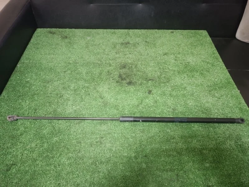 Амортизатор капота Volkswagen Passat 8T0823359 B7