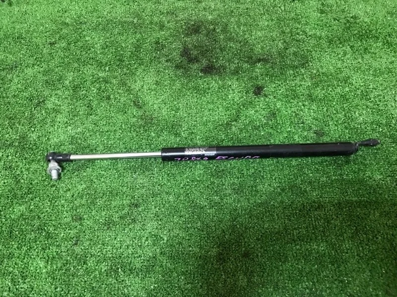 Амортизатор багажника Suzuki Grand Vitara 8185165D00, задний