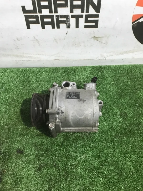 Компрессор кондиционера Mitsubishi Outlander AKC200A221 XL