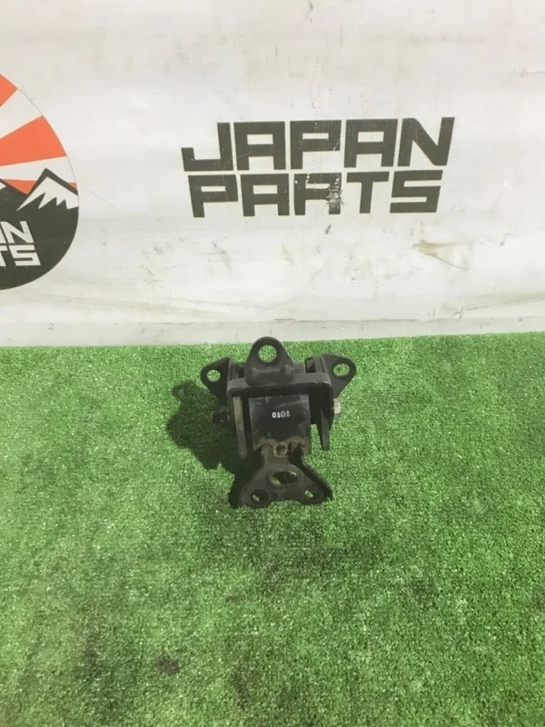 Опора двигателя Mitsubishi Outlander MN101574 XL 2.0, передняя левая