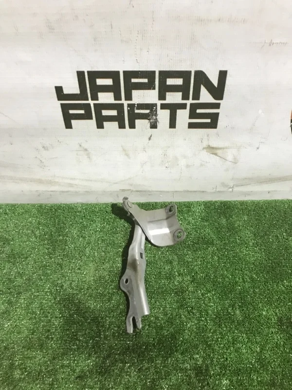 Петля капота Mazda 6 2002-2012 GS1D52420A GH, передняя левая