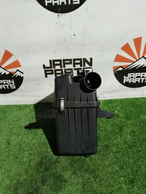 Корпус воздушного фильтра Suzuki Grand Vitara 1370078K00 JT