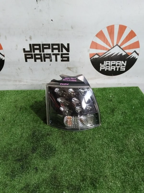 Фонарь Mitsubishi Outlander 8330A380 XL, задний левый