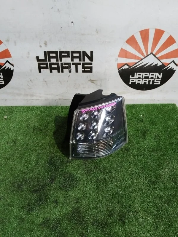 Фонарь Mitsubishi Outlander 8330A380 XL, задний правый