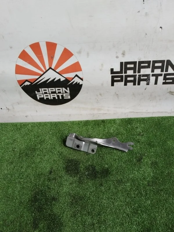 Петля капота Mazda CX-5 KD5352420A KE, передняя левая