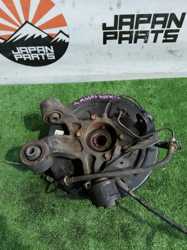 Цапфа Suzuki Grand Vitara 4611065J00 JT 2.7, задняя левая