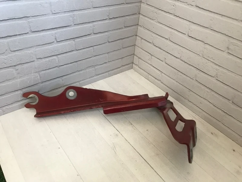Петля капота Mazda 6 GHP952420B GJ, передняя правая