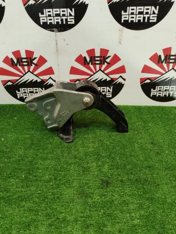 Опора двигателя Mitsubishi ASX MN101387, задняя