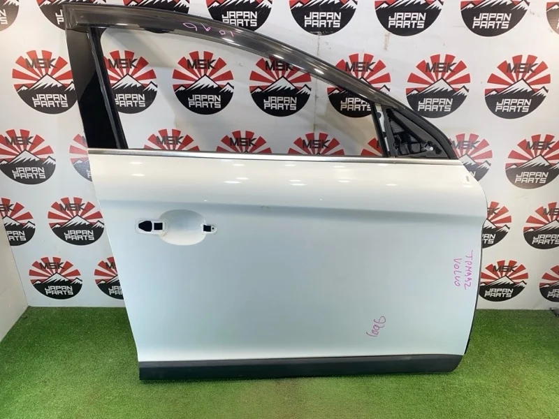 Дверь Volvo XC60 31457679, передняя правая