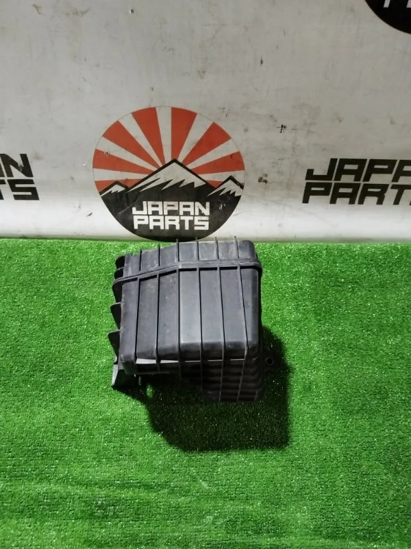 Резонатор воздушного фильтра Mazda 6 L8371319XA GH