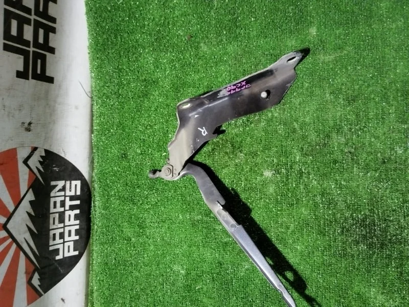 Петля капота Volvo XC90 30716882 XC90, передняя правая