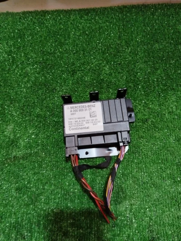 Блок управления топливным насосом Mercedes-Benz Sprinter A0009003101 W906 2.2