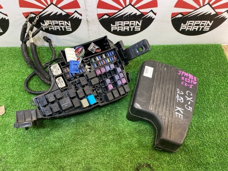 Блок предохранителей Mazda CX-5 KD4766767 KE 2.2