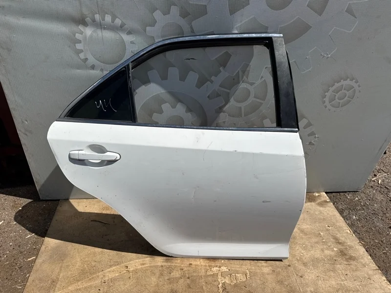 Дверь Toyota Camry 6700333200 50/55, задняя правая