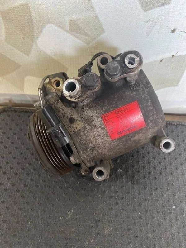 Компрессор кондиционера Mitsubishi Lancer MR500007 9 1.6