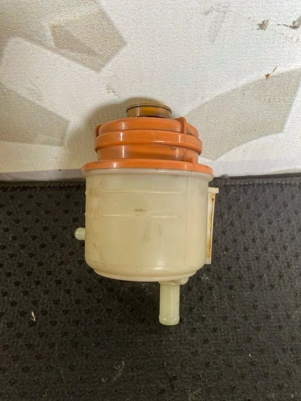 Бачок гидроусилителя Suzuki Grand Vitara 4914065J00 JT 2.0