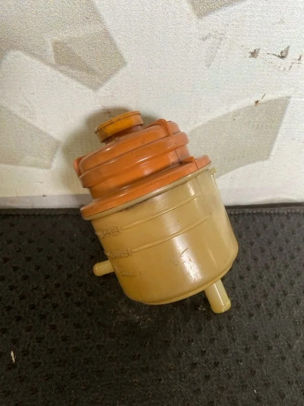 Бачок гидроусилителя Suzuki Grand Vitara 4914065J00 JT 2.0