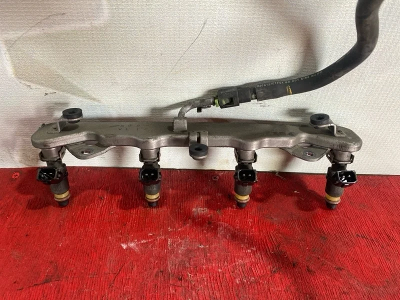 Топливная рампа с форсунками Honda Civic 16620RNAA01 4D FD1 FD2 FD3 1.8