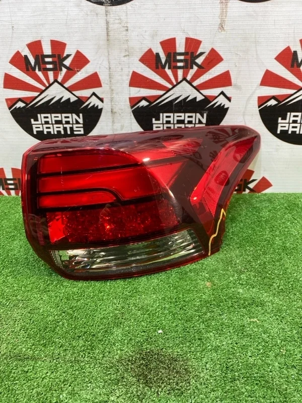 Фонарь Mitsubishi Outlander 2019 8330B173 GF 4J12, задний правый