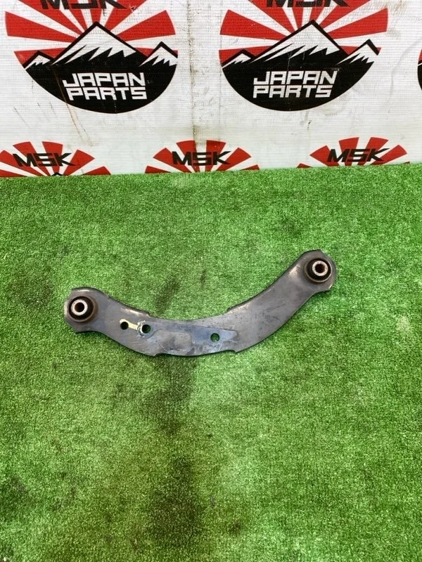 Рычаг поперечный Mitsubishi Outlander 2019 MN184100 GF 4J12, задний