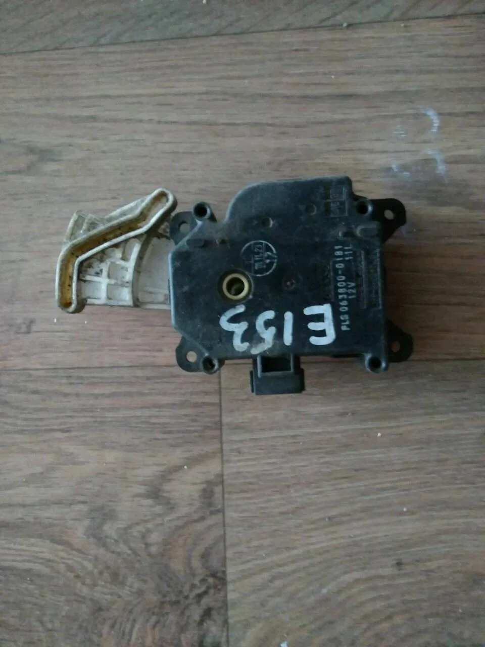 Б.у. сервопривод заслонки печки TOYOTA COROLLA ZRE151 TOYOTA COROLLA ZRE151