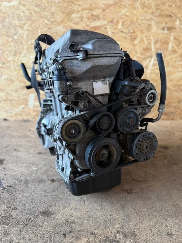 Двигатель Toyota Avensis 2004