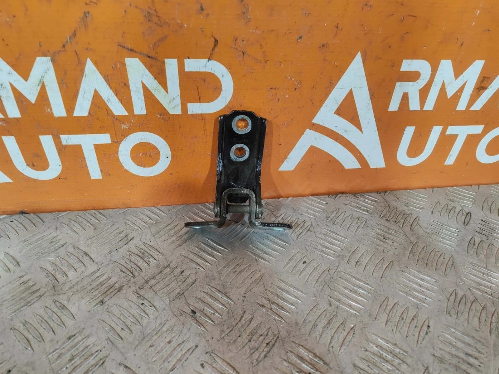 Петля двери Hyundai Santa Fe 2012-2019 3 DM