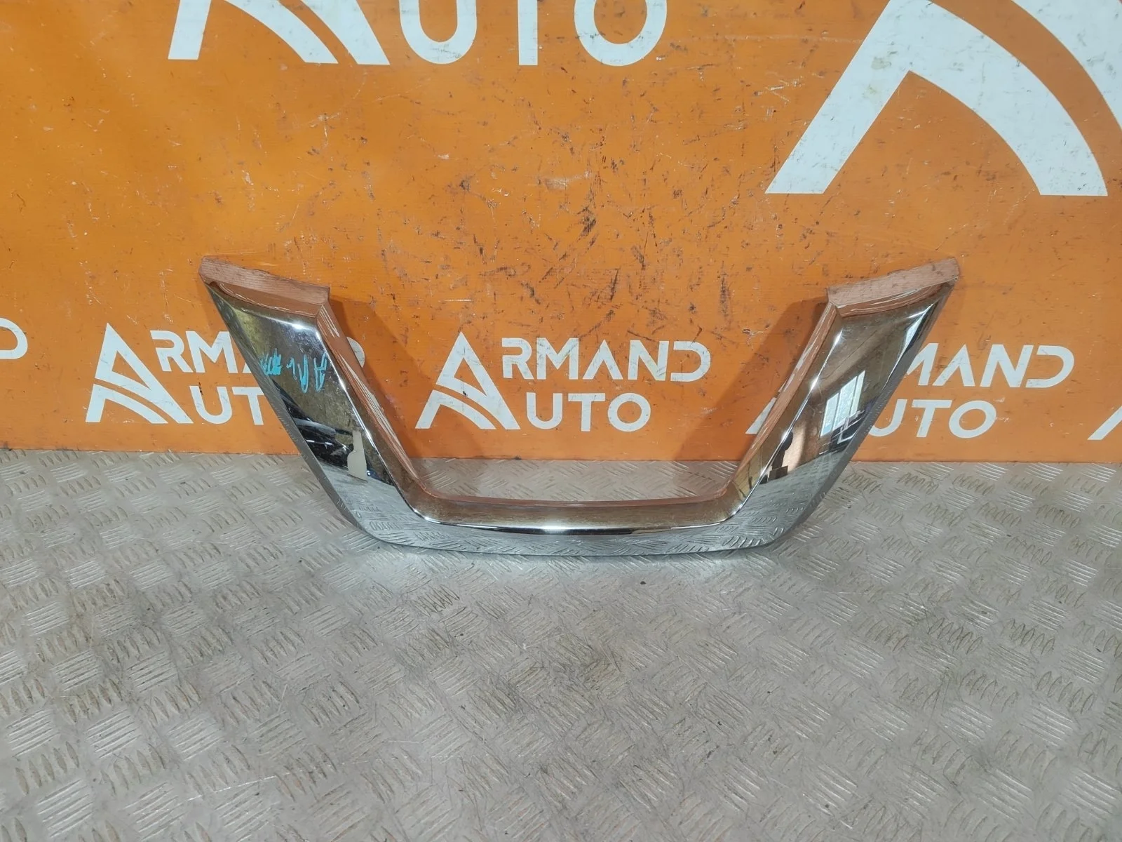 Накладка решетки радиатора Nissan X-Trail 2017-2022 3 T32