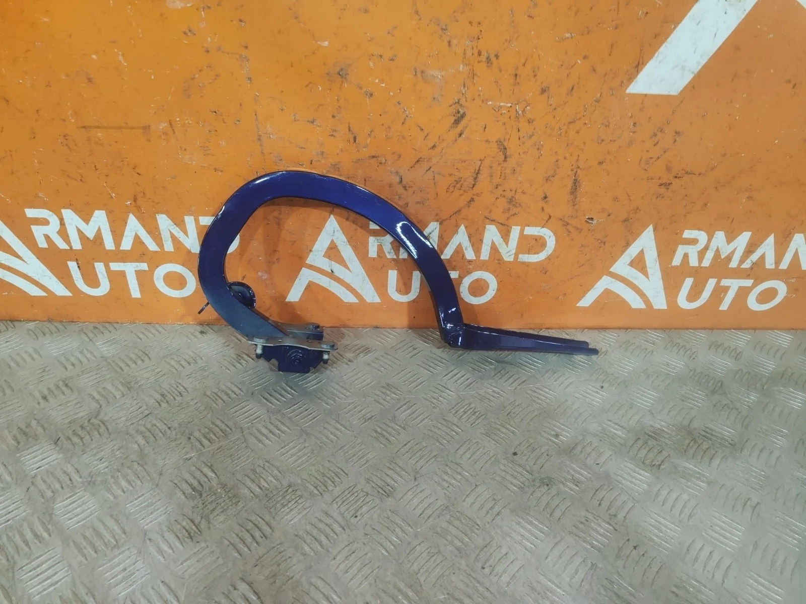 Петля крышки багажника BMW 5 series 2016-нв G30 G31